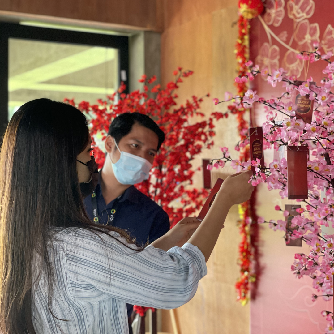 Vida Bekasi bagi-bagi Angpao